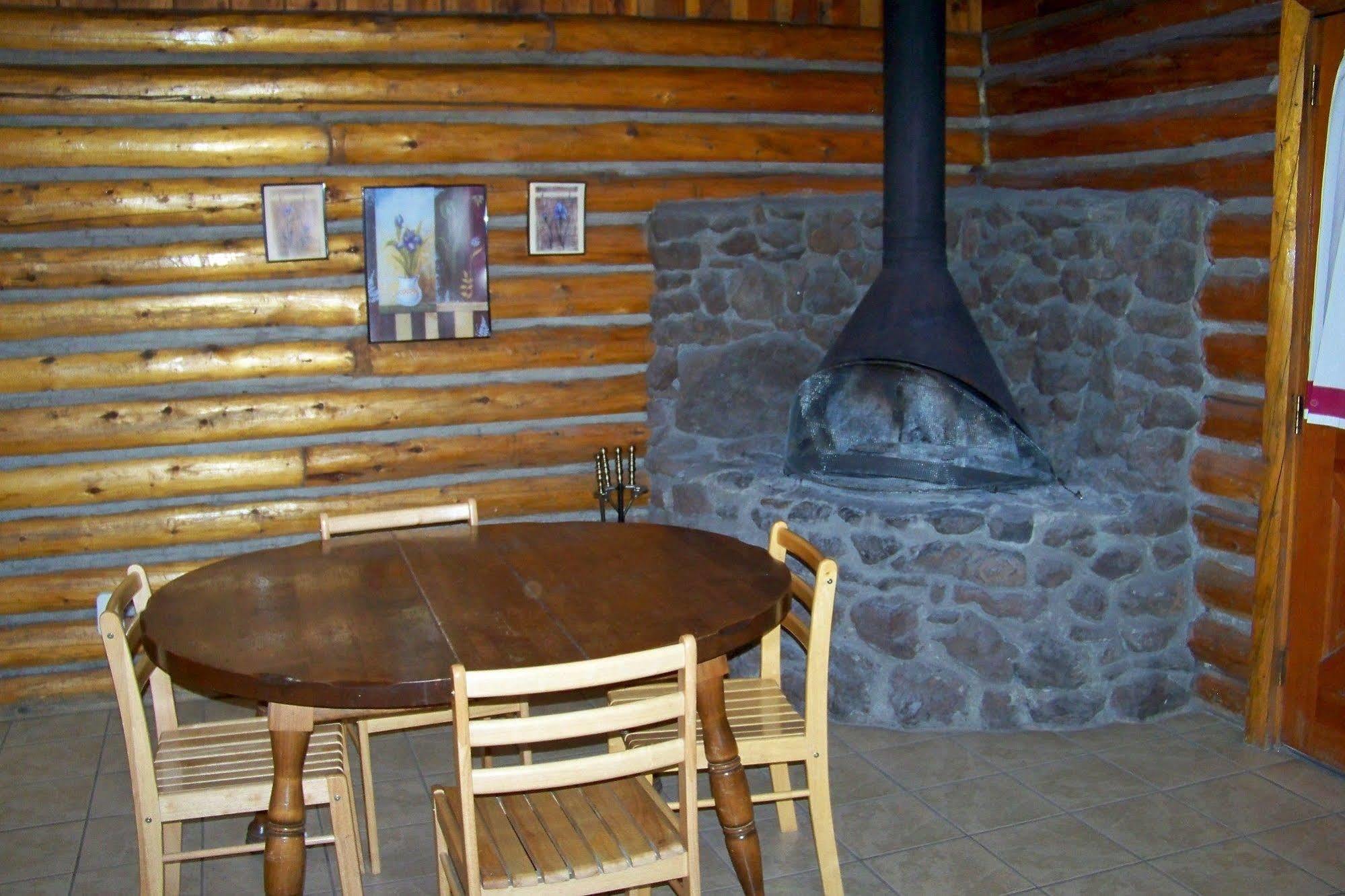 Lake Of The Woods Resort Lakeside Екстериор снимка